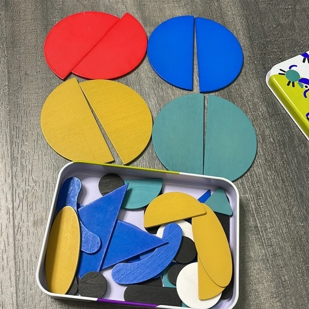 Shape puzzle with cards